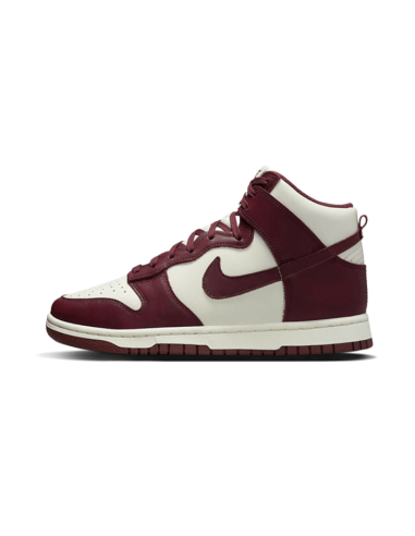 Dunk High Burgundy Crush est présent 