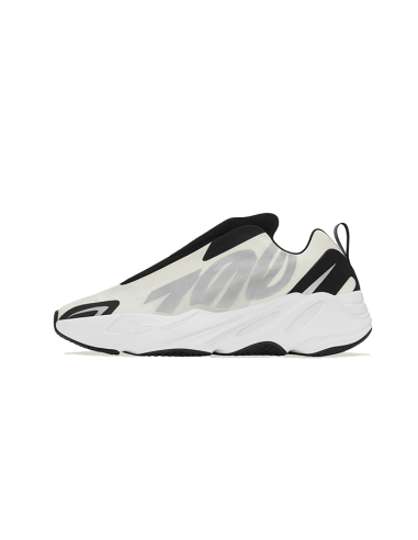 Yeezy 700 MNVN Laceless Analog ouvre sa boutique