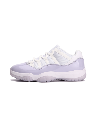 Air Jordan 11 Retro Low Pure Violet hantent personnes